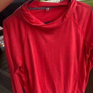 Under Armour pull over long sleeve